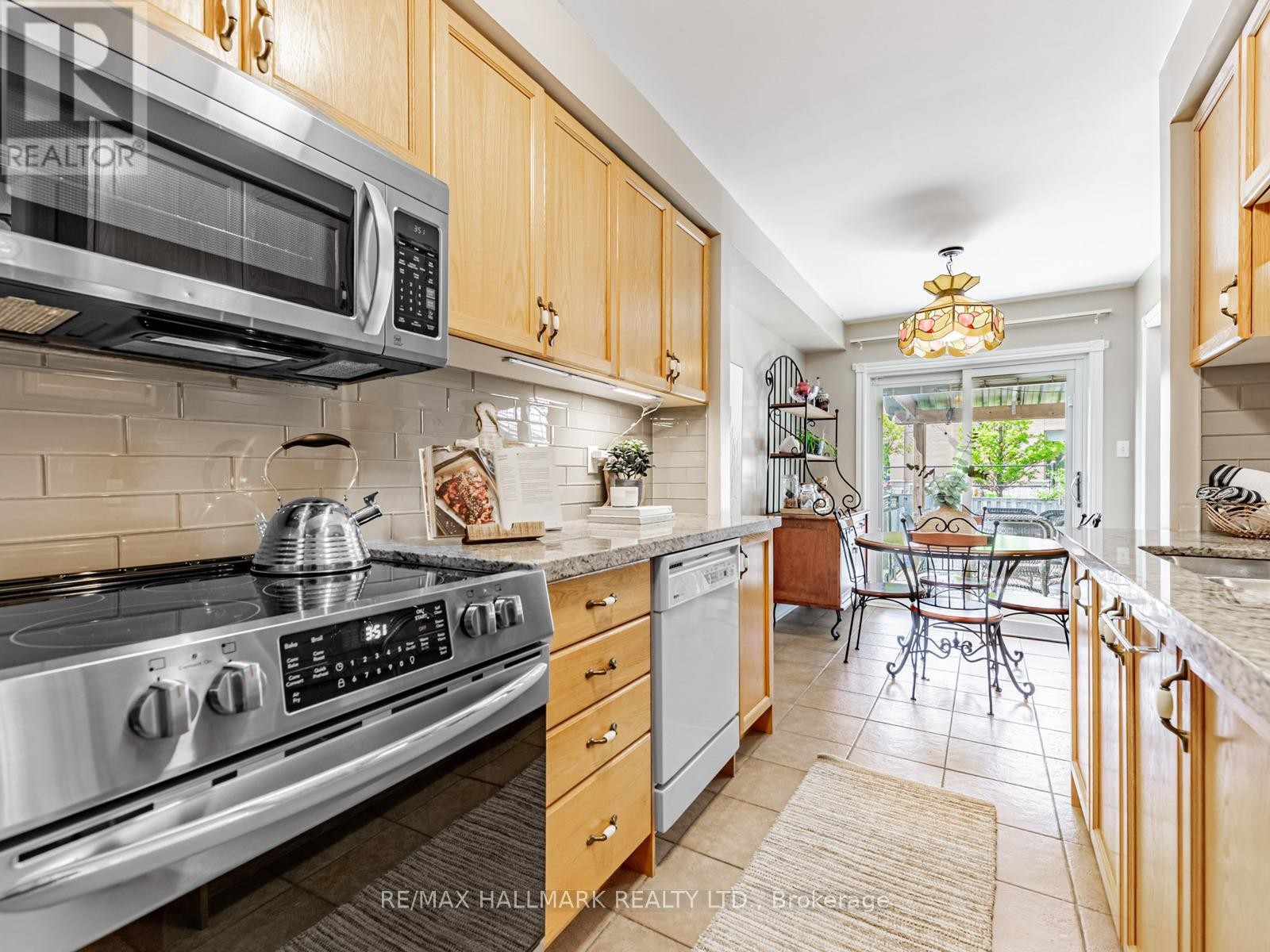 












52 MISTLEFLOWER COURT

,
Richmond Hill (Oak Ridges),




Ontario
L4E3T9

