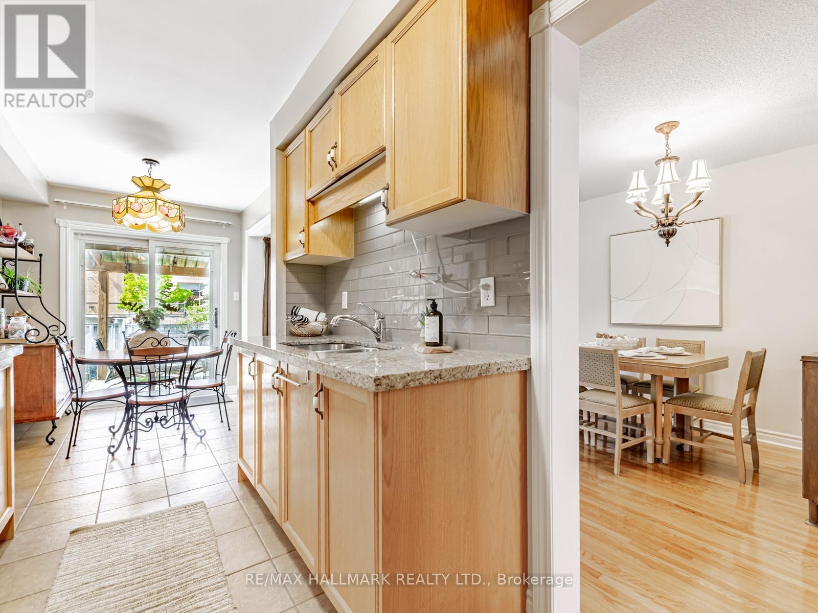 












52 MISTLEFLOWER COURT

,
Richmond Hill (Oak Ridges),




Ontario
L4E3T9

