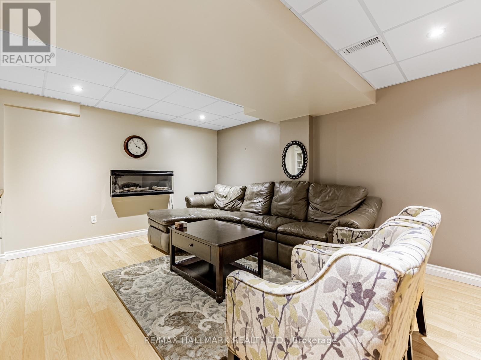 












52 MISTLEFLOWER COURT

,
Richmond Hill (Oak Ridges),




Ontario
L4E3T9

