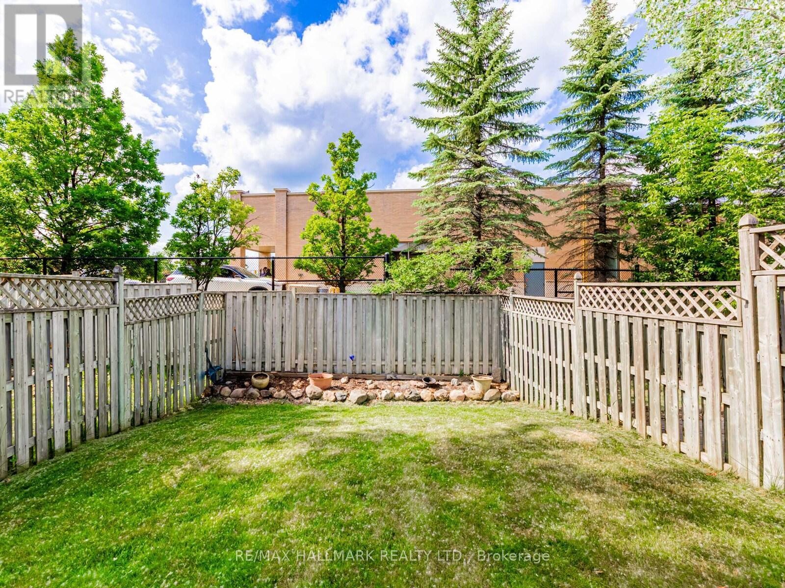 












52 MISTLEFLOWER COURT

,
Richmond Hill (Oak Ridges),




Ontario
L4E3T9

