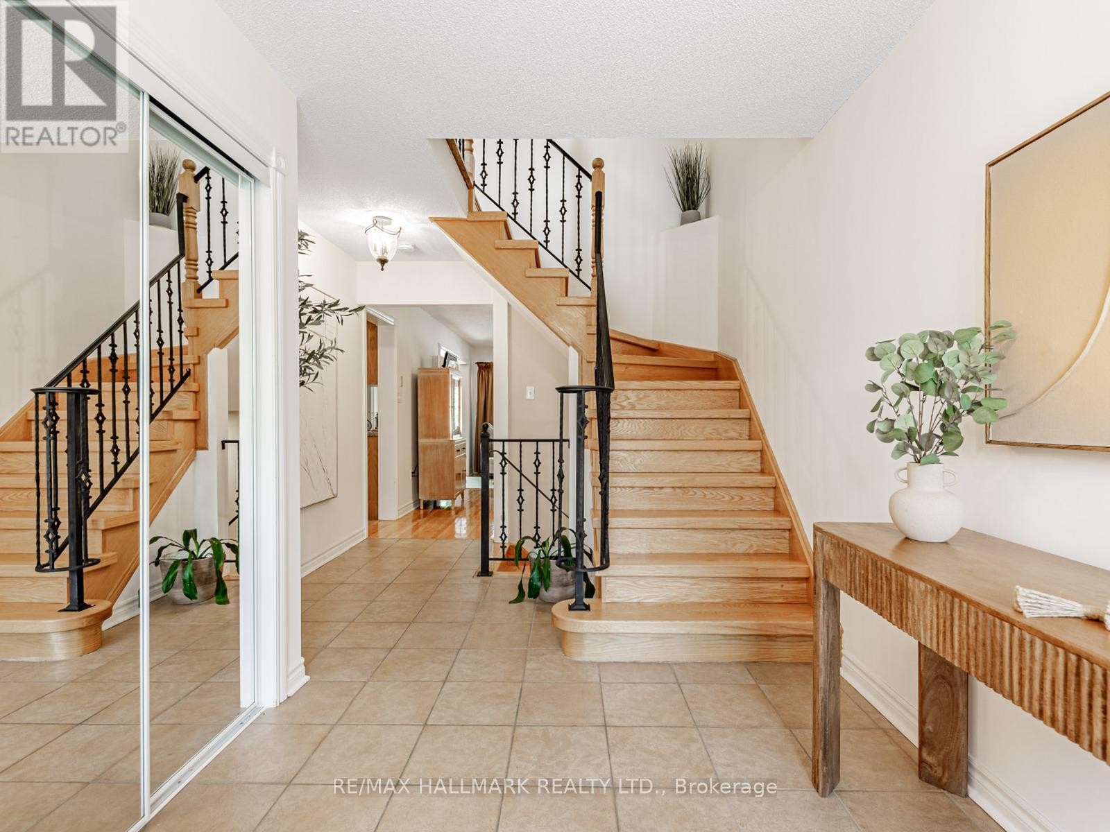 












52 MISTLEFLOWER COURT

,
Richmond Hill (Oak Ridges),




Ontario
L4E3T9

