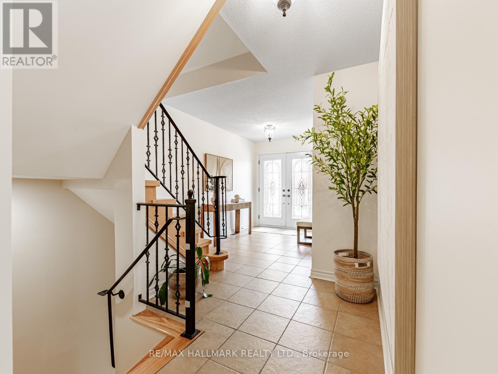 












52 MISTLEFLOWER COURT

,
Richmond Hill (Oak Ridges),




Ontario
L4E3T9

