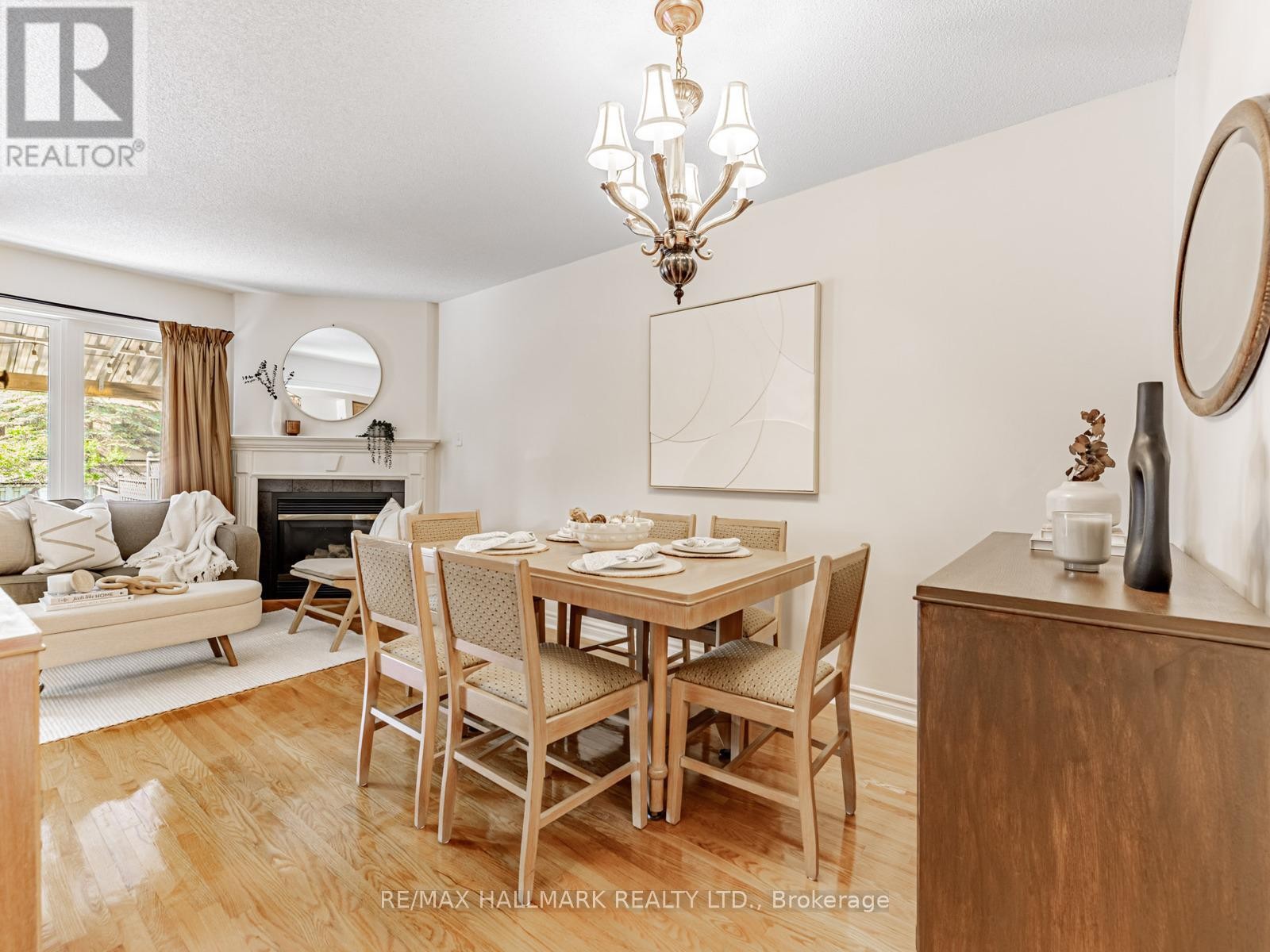 












52 MISTLEFLOWER COURT

,
Richmond Hill (Oak Ridges),




Ontario
L4E3T9

