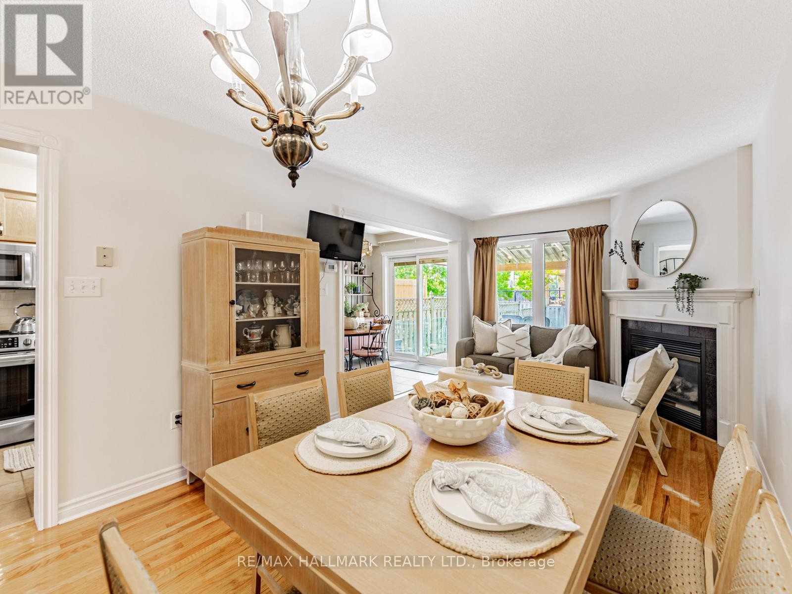












52 MISTLEFLOWER COURT

,
Richmond Hill (Oak Ridges),




Ontario
L4E3T9

