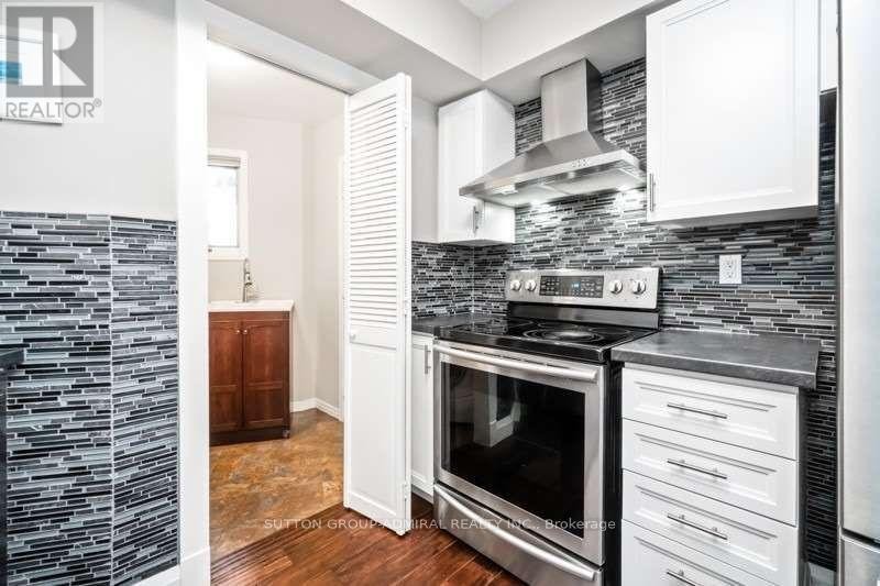 












361 RIDDELL COURT

,
Newmarket (Gorham-College Manor),




Ontario
L3Y8M8

