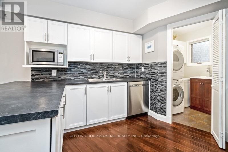 












361 RIDDELL COURT

,
Newmarket (Gorham-College Manor),




Ontario
L3Y8M8

