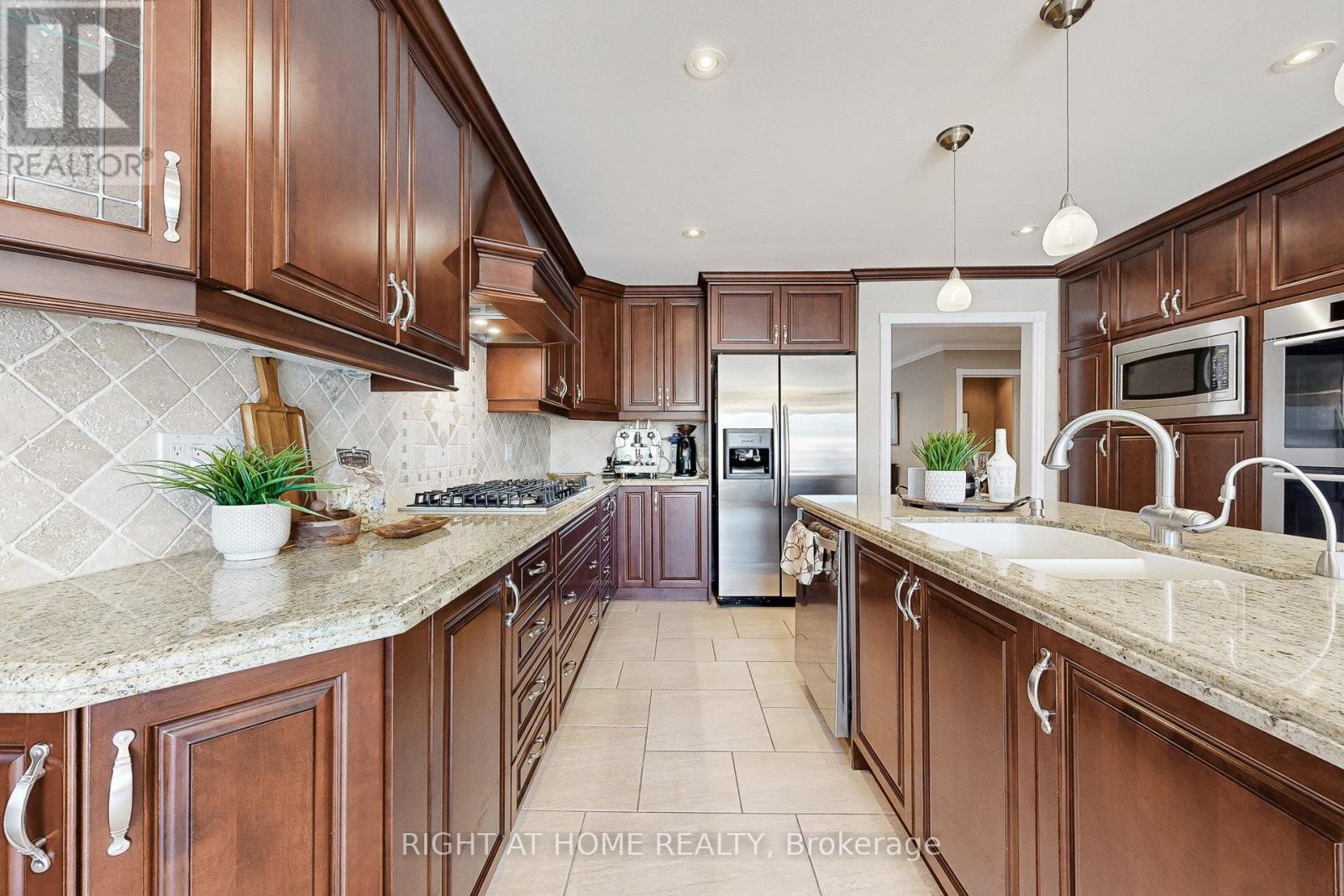 












179 STRATHEARN AVENUE

,
Richmond Hill (Bayview Hill),




Ontario
L4B2S7

