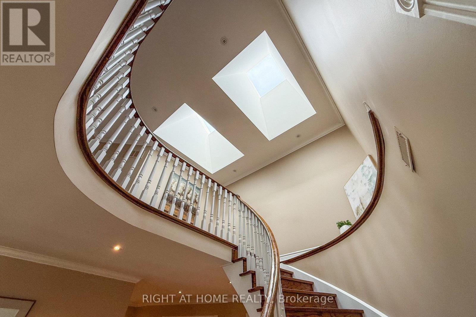 












179 STRATHEARN AVENUE

,
Richmond Hill (Bayview Hill),




Ontario
L4B2S7

