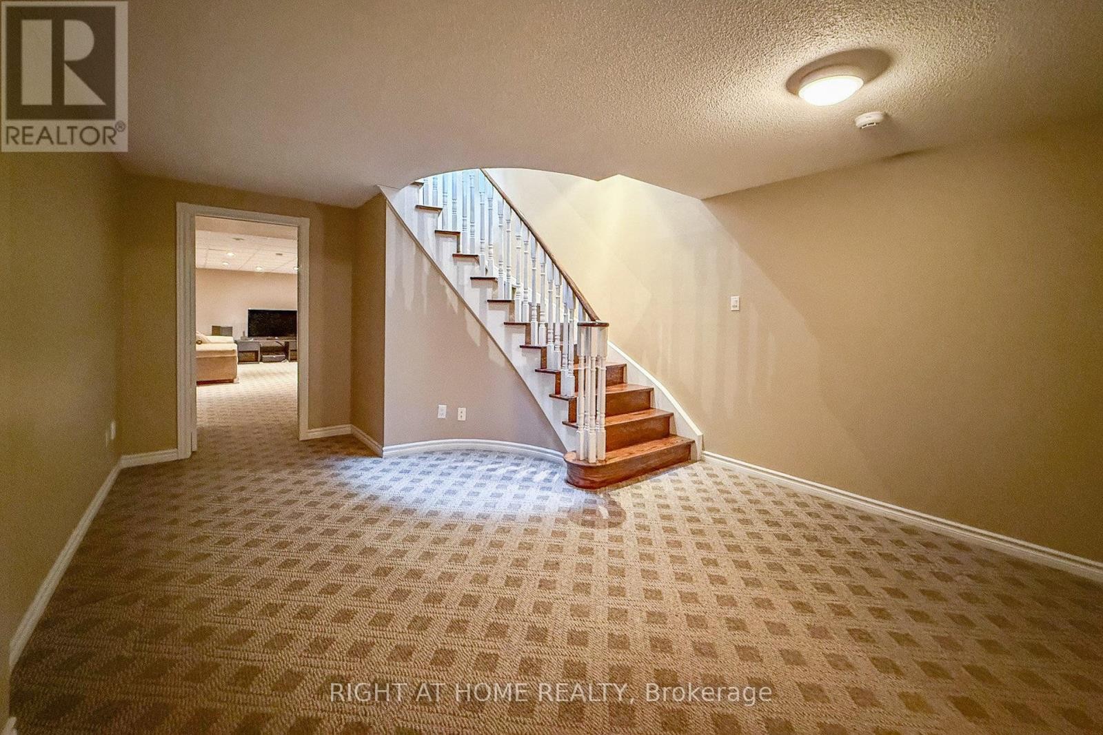 












179 STRATHEARN AVENUE

,
Richmond Hill (Bayview Hill),




Ontario
L4B2S7

