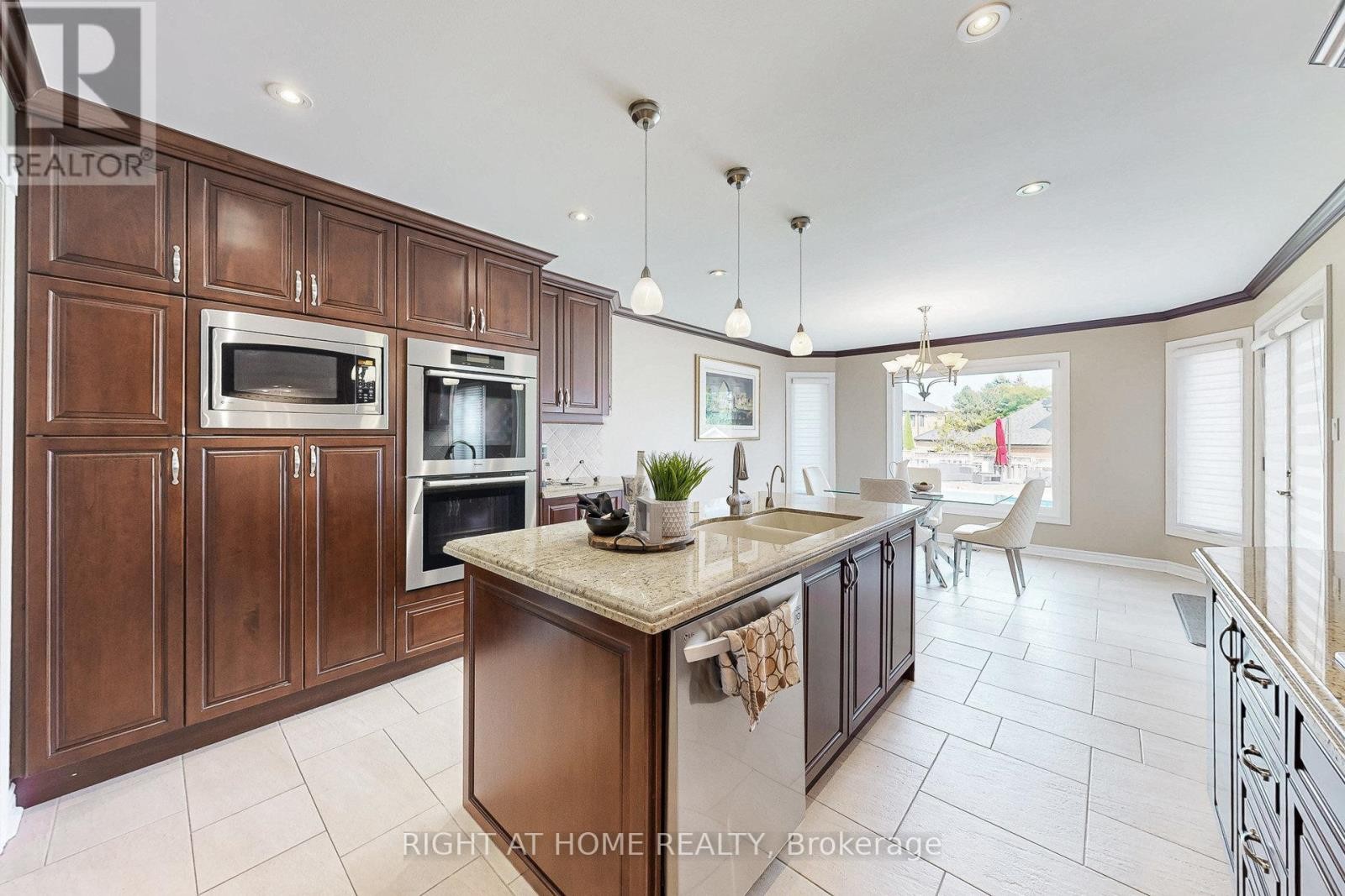 












179 STRATHEARN AVENUE

,
Richmond Hill (Bayview Hill),




Ontario
L4B2S7

