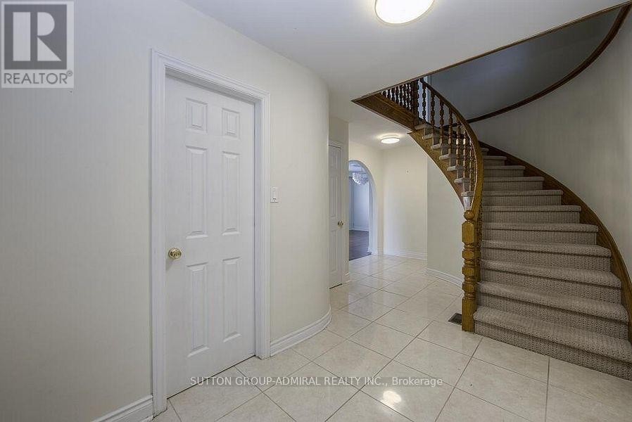 












MAIN/UP - 7881 DUFFERIN STREET

,
Vaughan (Beverley Glen),




Ontario
L4J3M5

