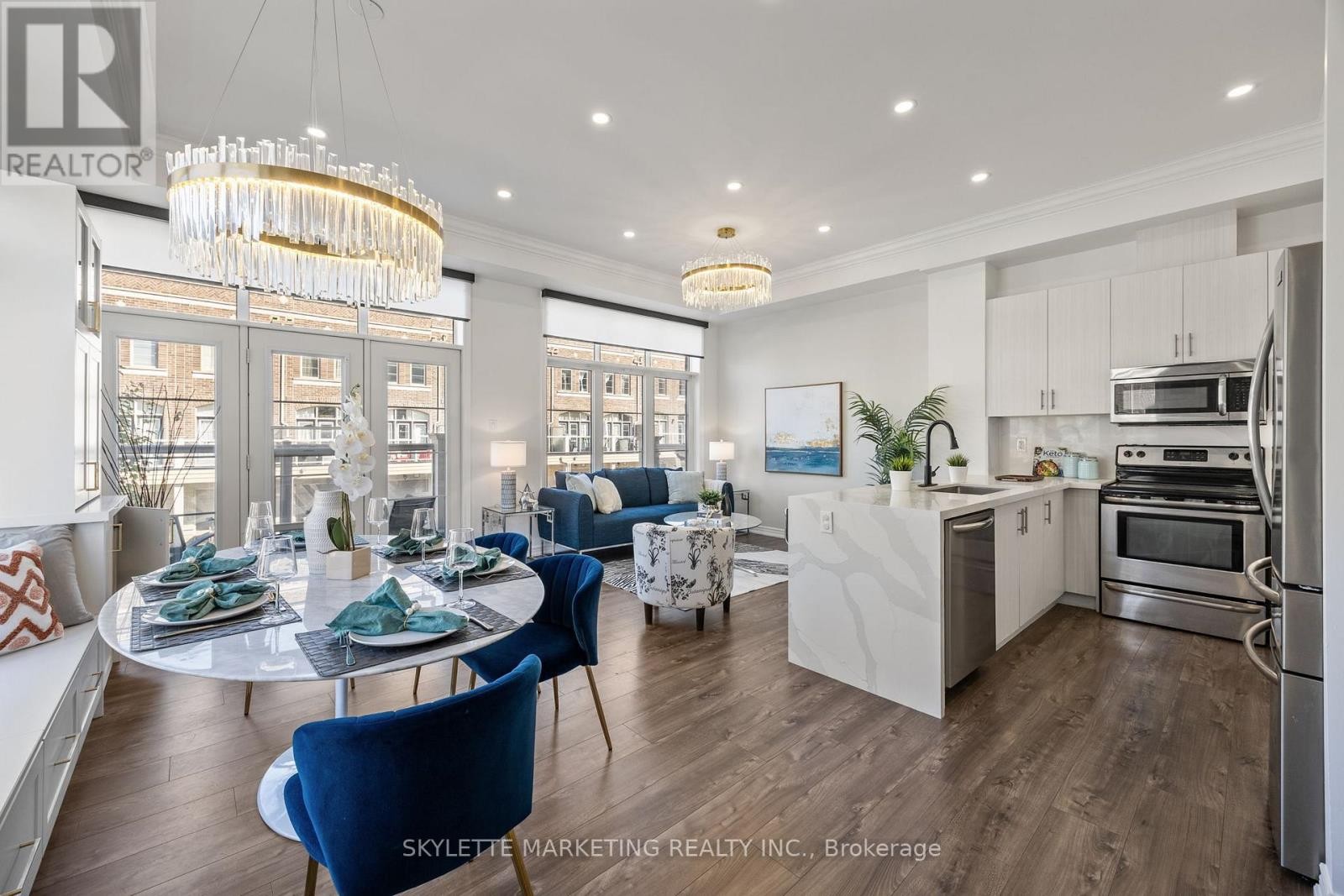 












2 CORNERBANK CRESCENT

,
Whitchurch-Stouffville (Stouffville),




Ontario
L4A1X1

