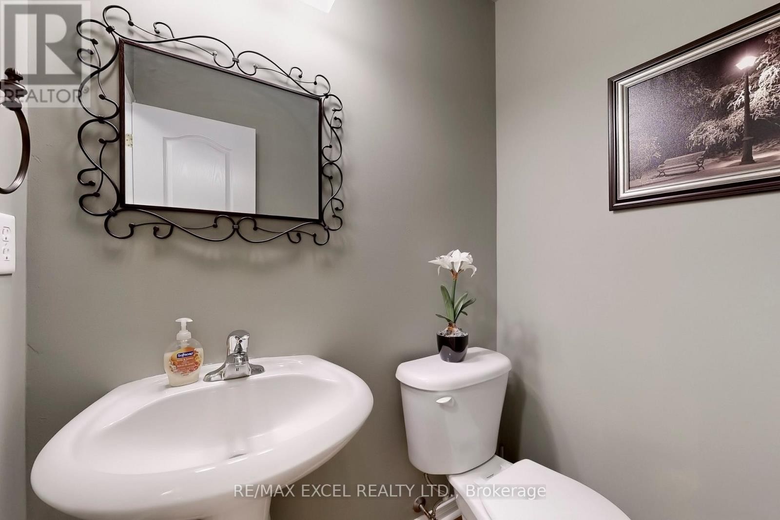 












44 BLACK CREEK DRIVE

,
Markham (Cornell),




Ontario
L6B1K1

