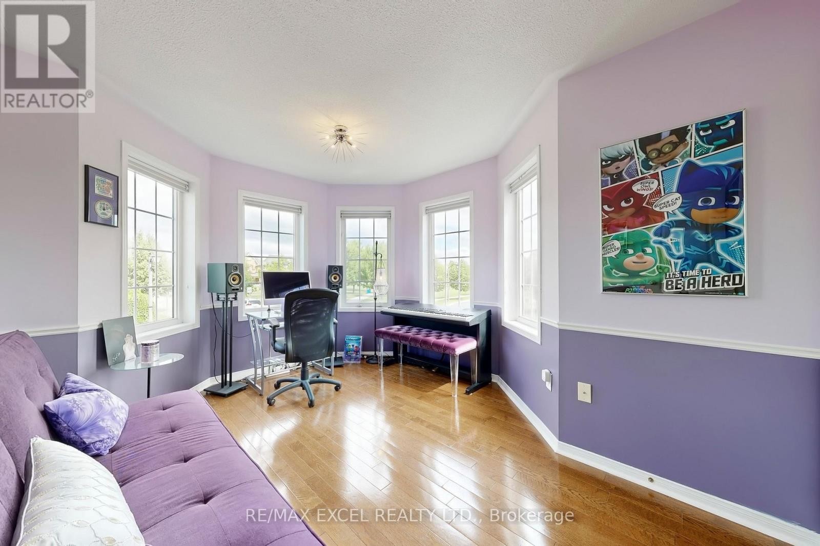 












44 BLACK CREEK DRIVE

,
Markham (Cornell),




Ontario
L6B1K1

