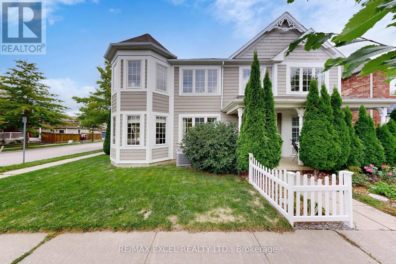 












44 BLACK CREEK DRIVE

,
Markham (Cornell),




Ontario
L6B1K1

