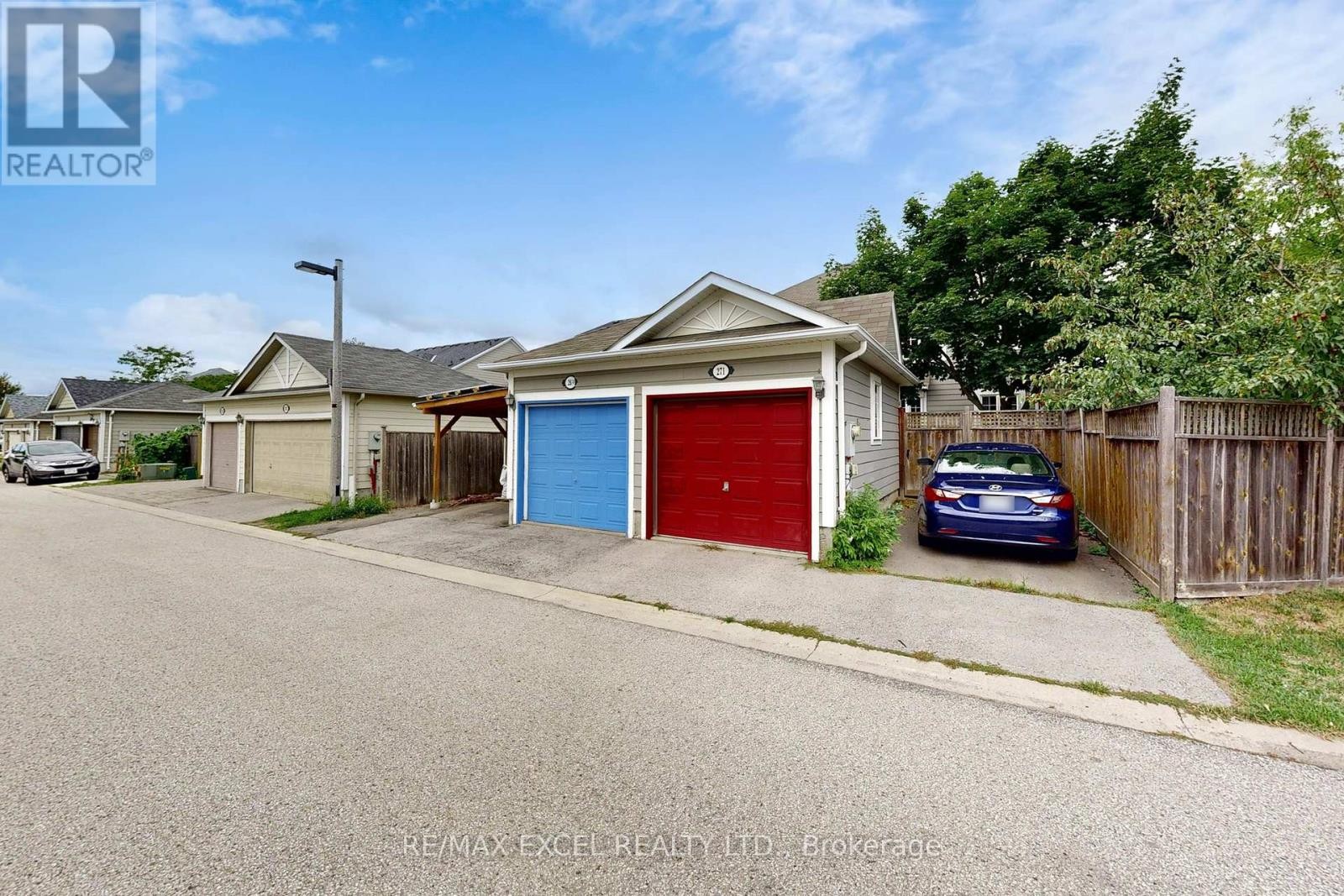 












44 BLACK CREEK DRIVE

,
Markham (Cornell),




Ontario
L6B1K1

