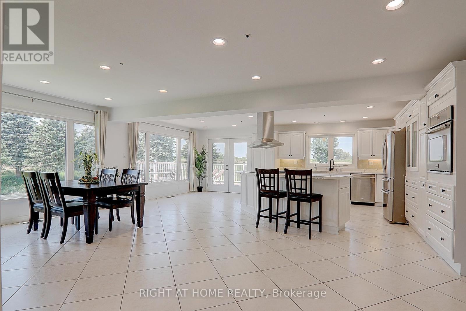 












1008 MOUNT ALBERT ROAD

,
East Gwillimbury (Sharon),




Ontario
L0G1V0

