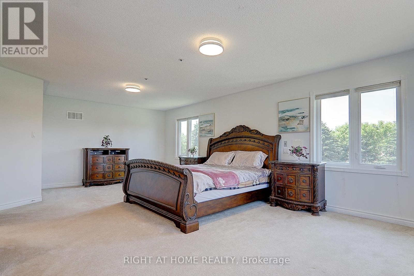 












1008 MOUNT ALBERT ROAD

,
East Gwillimbury (Sharon),




Ontario
L0G1V0

