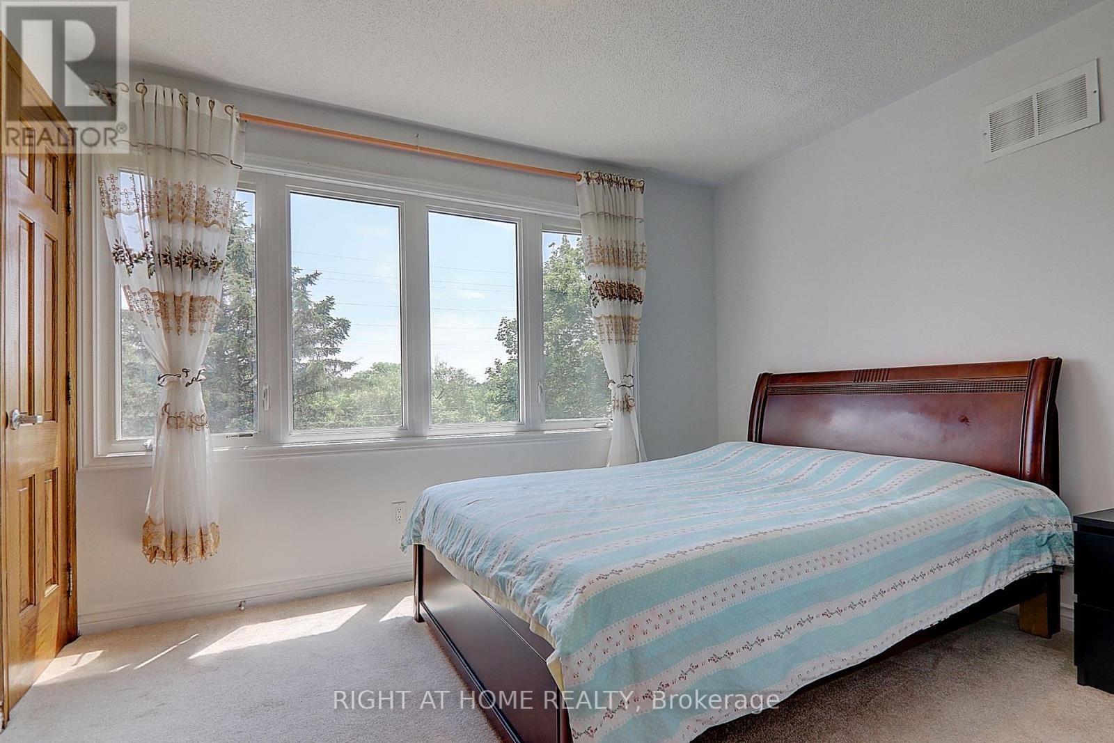 












1008 MOUNT ALBERT ROAD

,
East Gwillimbury (Sharon),




Ontario
L0G1V0

