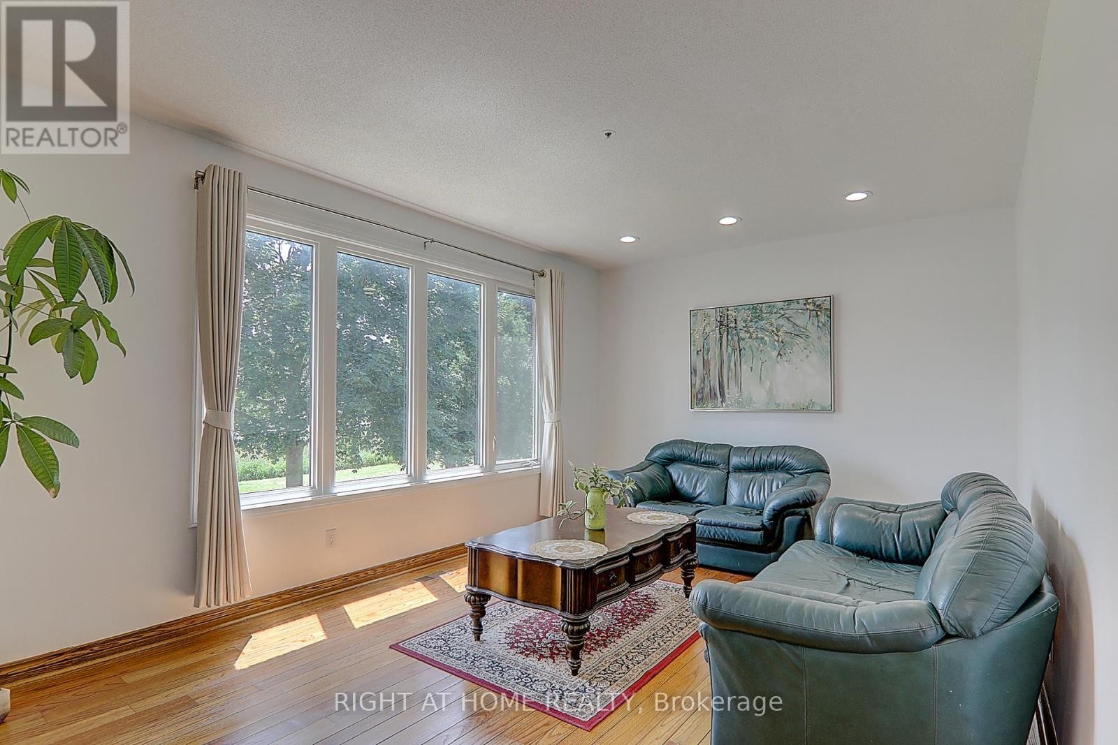 












1008 MOUNT ALBERT ROAD

,
East Gwillimbury (Sharon),




Ontario
L0G1V0


