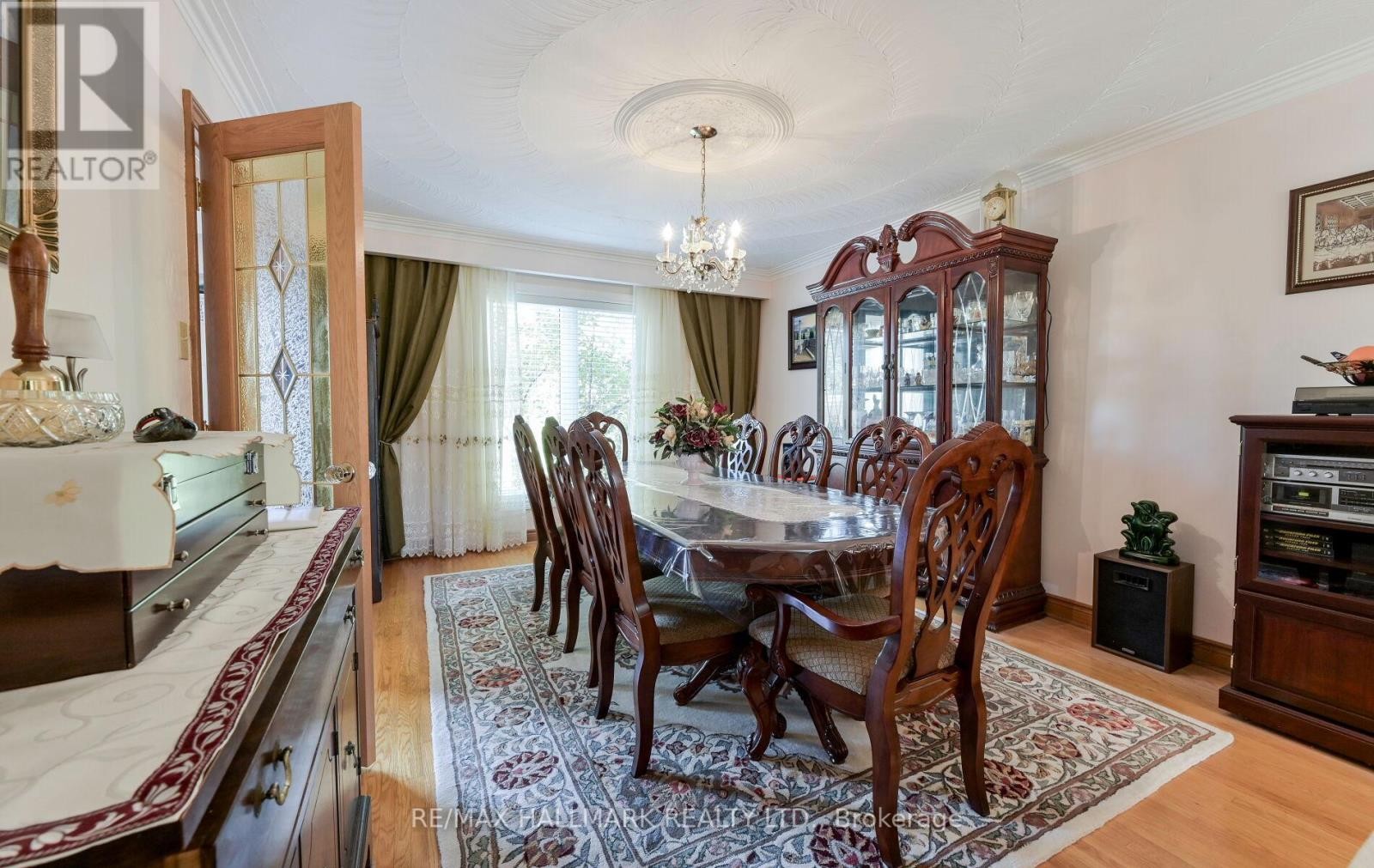 












30 OAK AVENUE

,
Richmond Hill (South Richvale),




Ontario
L4C6R7


