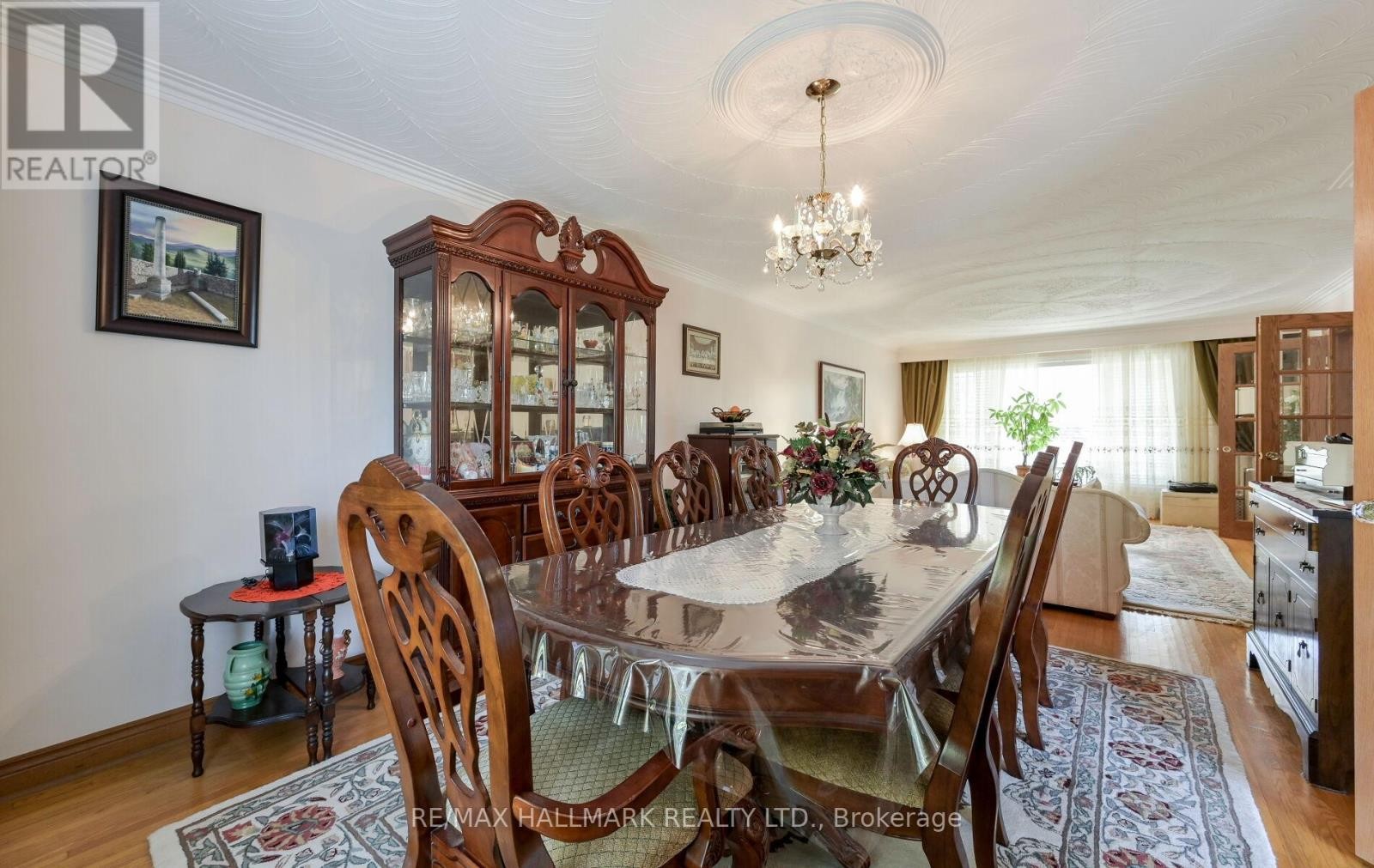 












30 OAK AVENUE

,
Richmond Hill (South Richvale),




Ontario
L4C6R7

