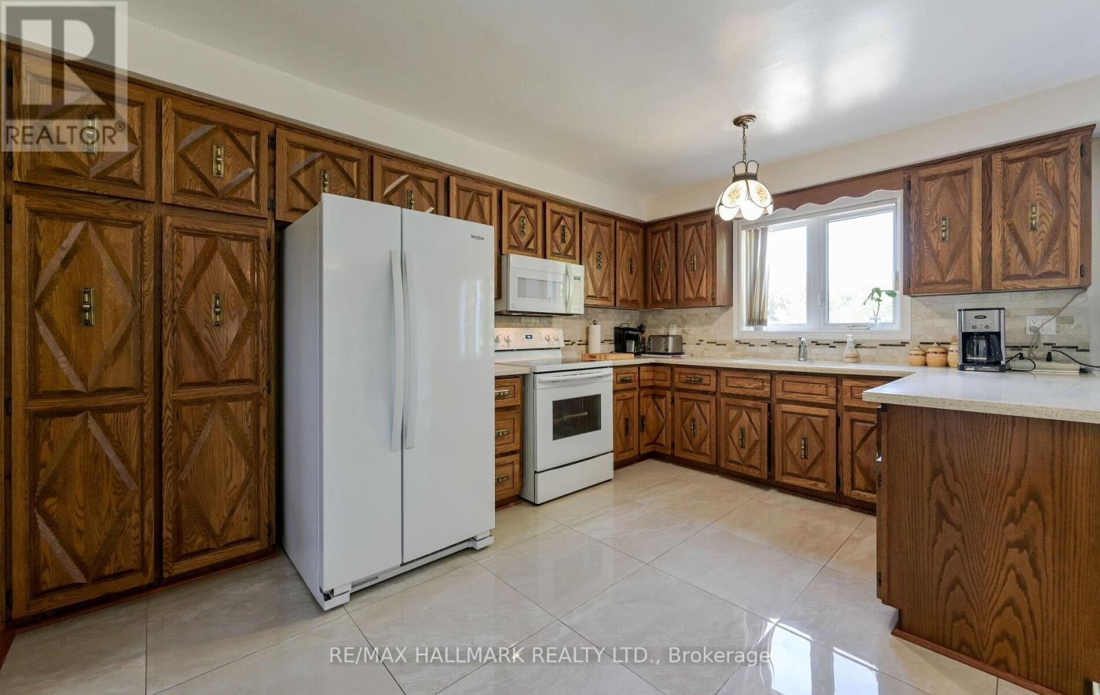 












30 OAK AVENUE

,
Richmond Hill (South Richvale),




Ontario
L4C6R7

