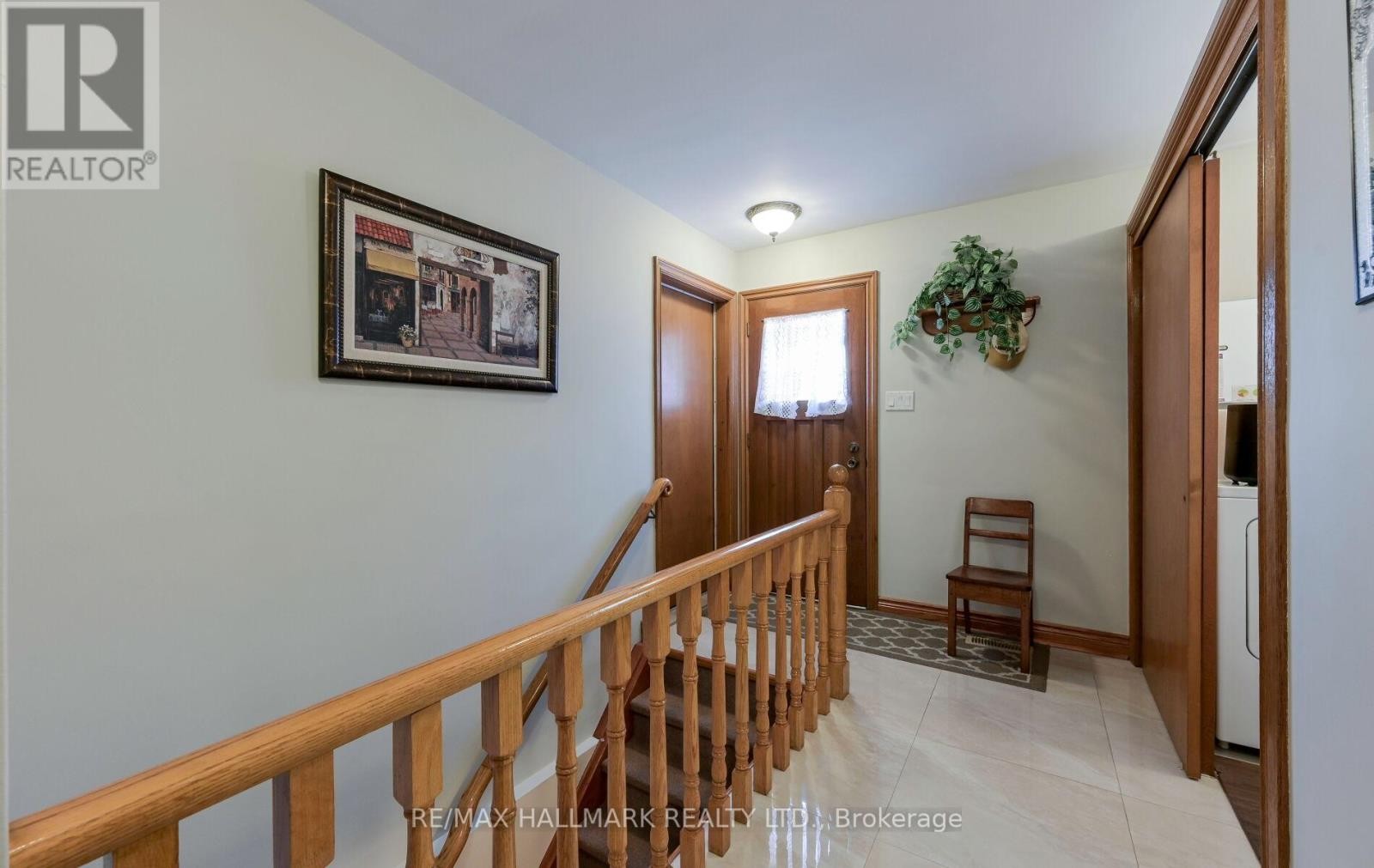 












30 OAK AVENUE

,
Richmond Hill (South Richvale),




Ontario
L4C6R7

