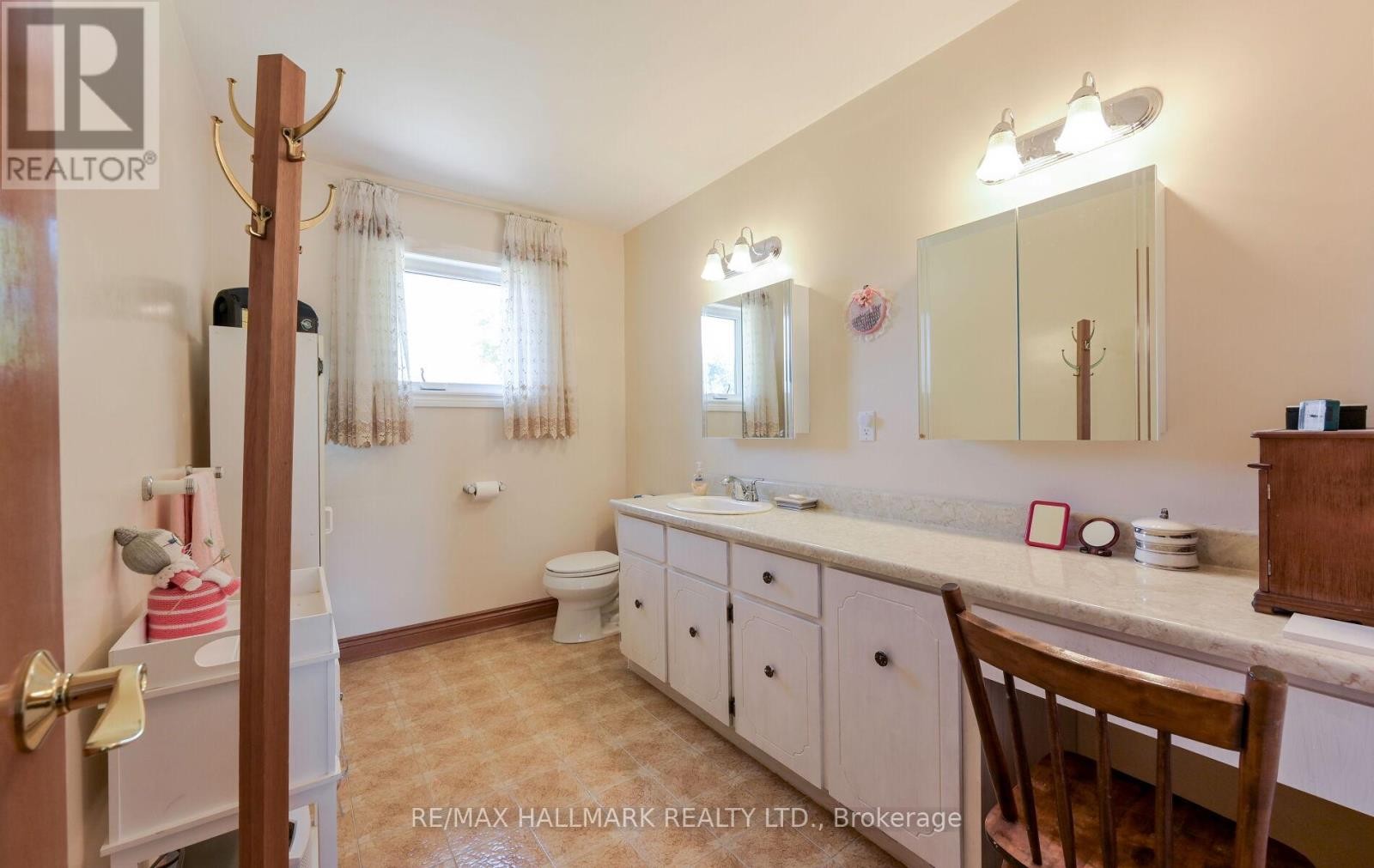












30 OAK AVENUE

,
Richmond Hill (South Richvale),




Ontario
L4C6R7

