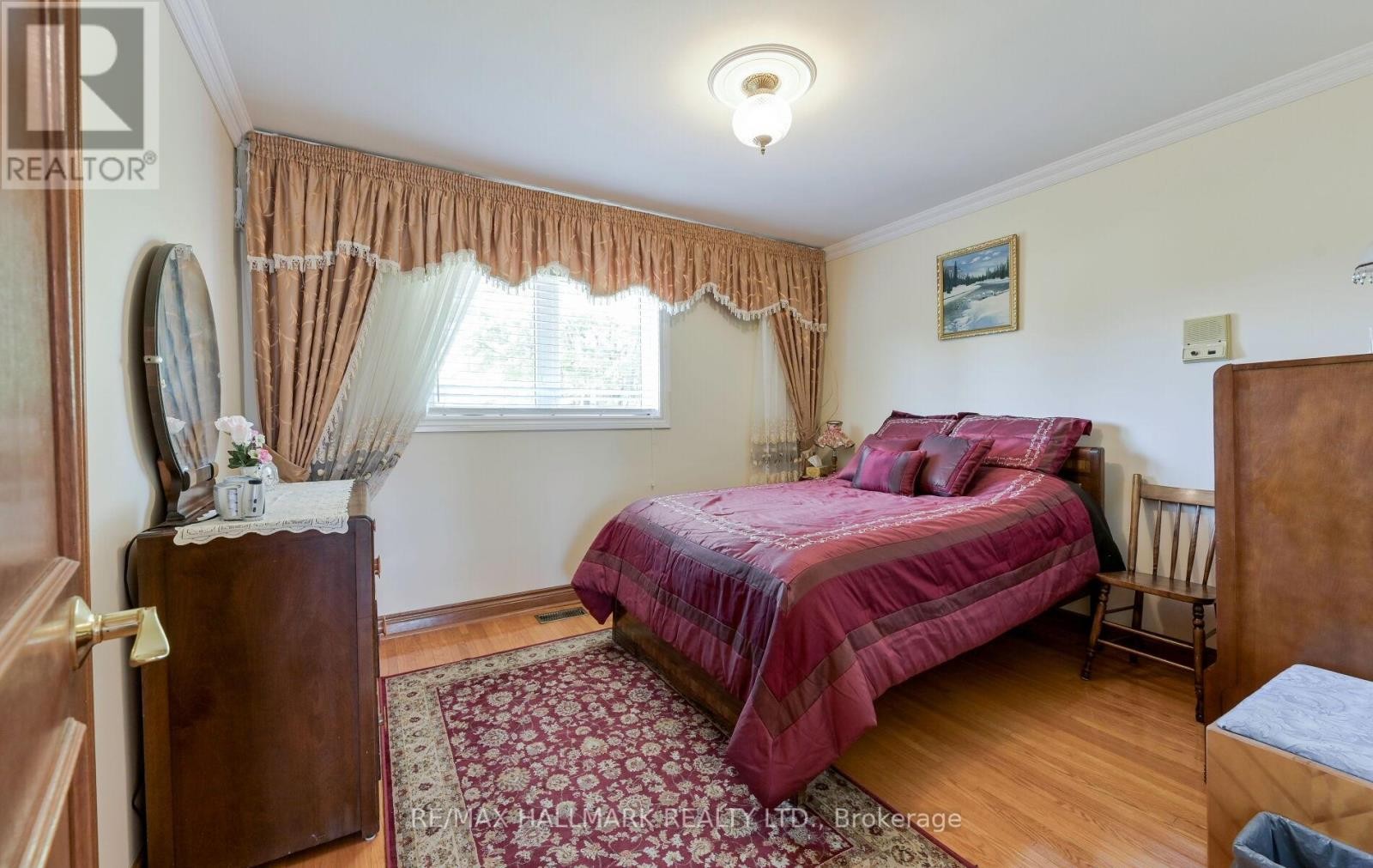












30 OAK AVENUE

,
Richmond Hill (South Richvale),




Ontario
L4C6R7

