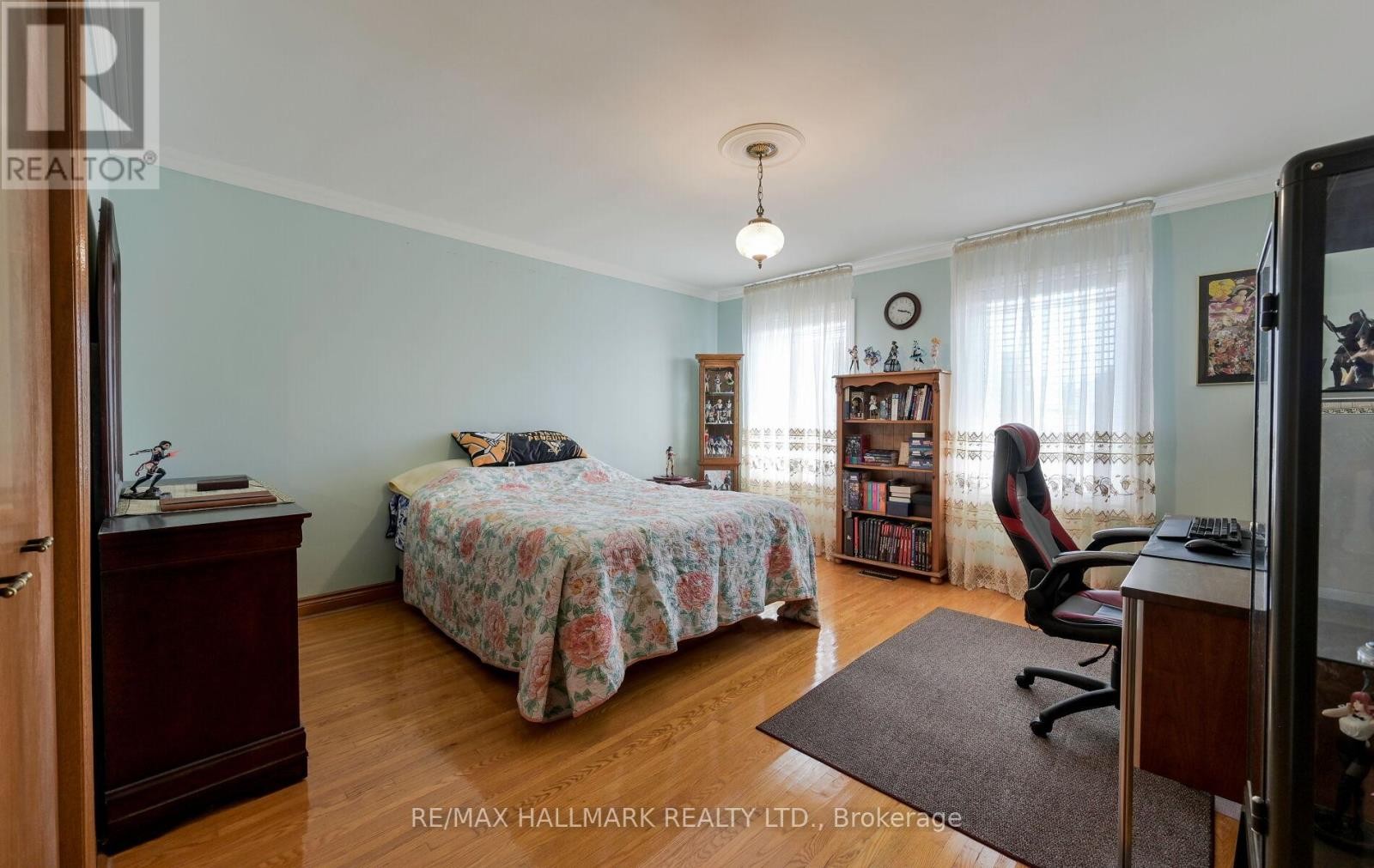 












30 OAK AVENUE

,
Richmond Hill (South Richvale),




Ontario
L4C6R7

