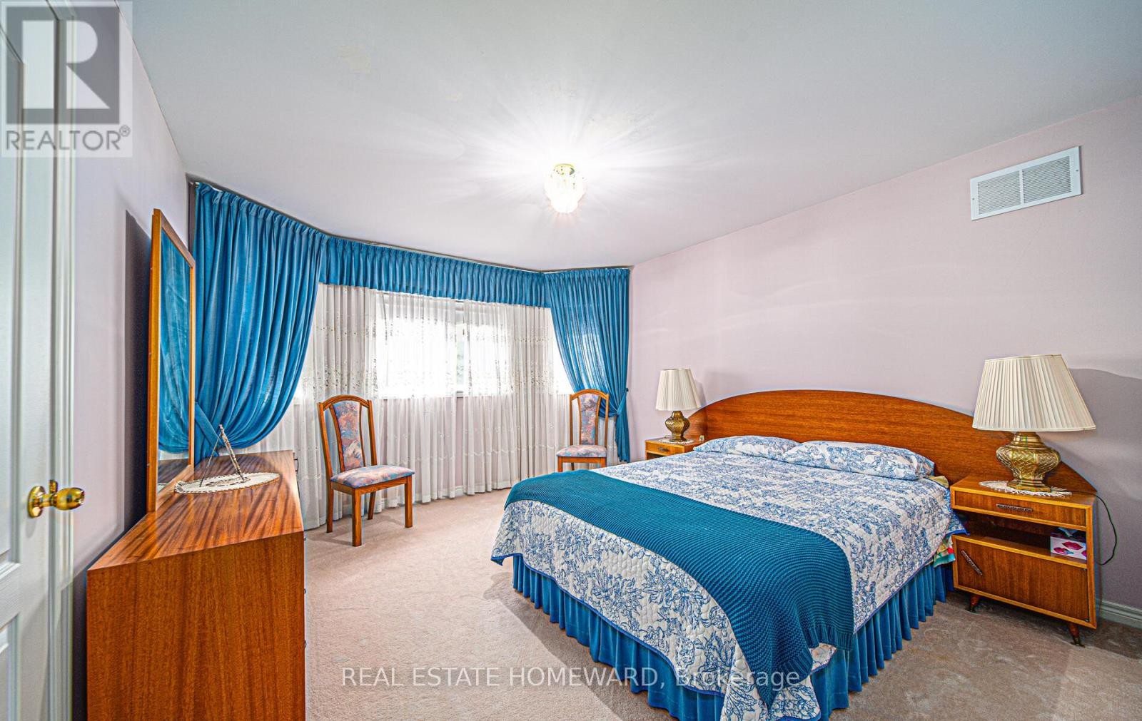 












5097 14TH AVENUE

,
Markham (Milliken Mills East),




Ontario
L3S3K4

