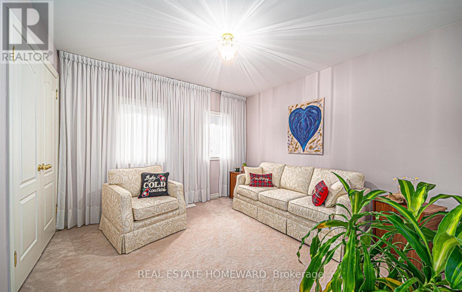 












5097 14TH AVENUE

,
Markham (Milliken Mills East),




Ontario
L3S3K4

