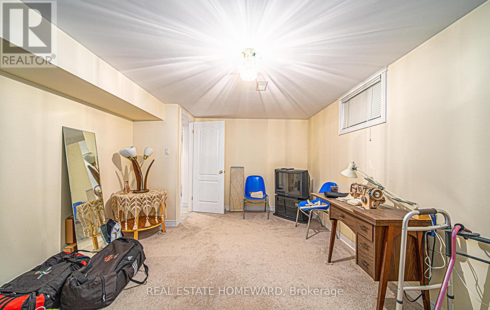 












5097 14TH AVENUE

,
Markham (Milliken Mills East),




Ontario
L3S3K4

