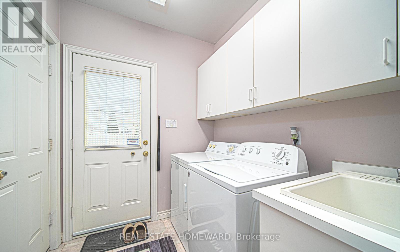 












5097 14TH AVENUE

,
Markham (Milliken Mills East),




Ontario
L3S3K4

