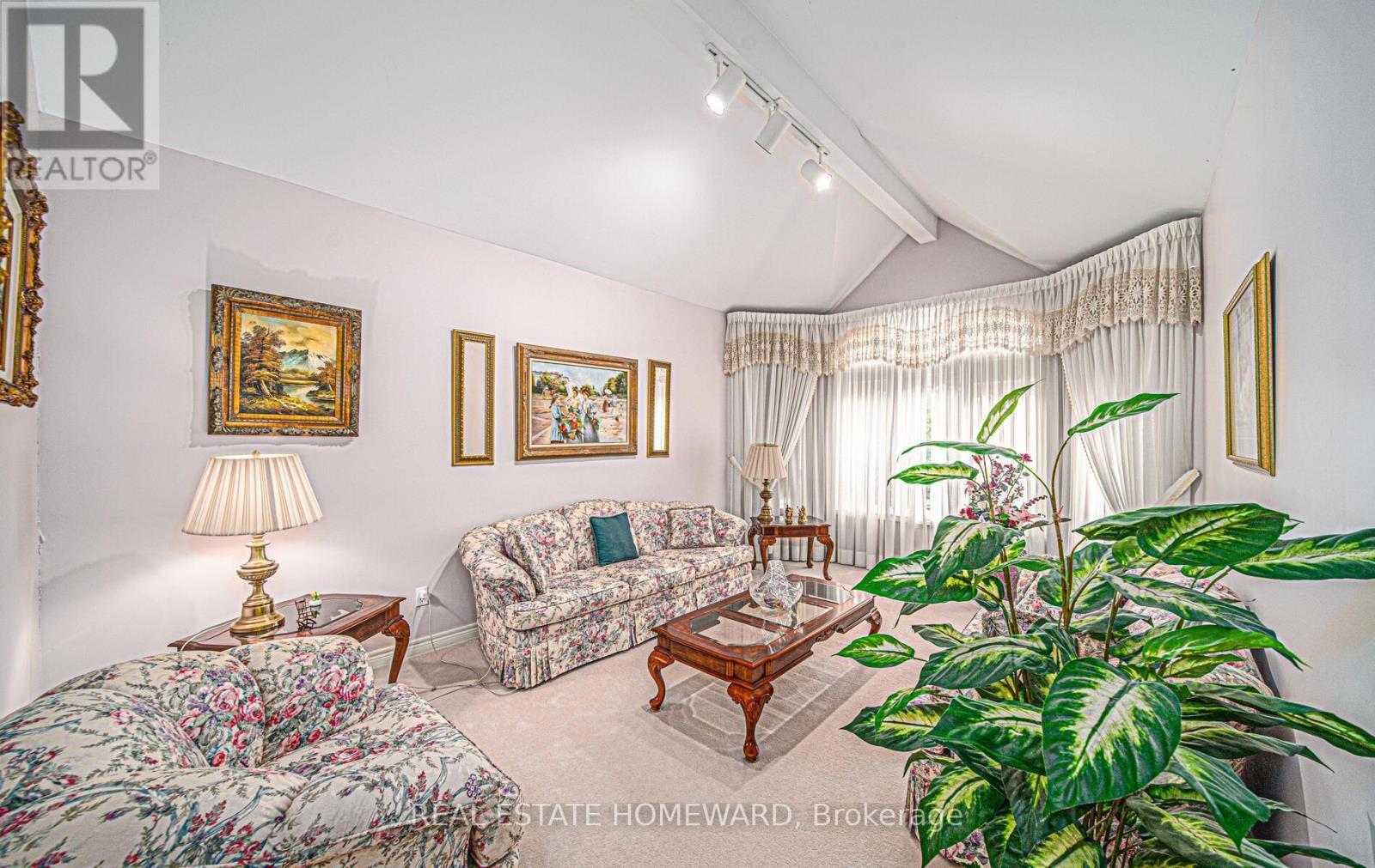 












5097 14TH AVENUE

,
Markham (Milliken Mills East),




Ontario
L3S3K4

