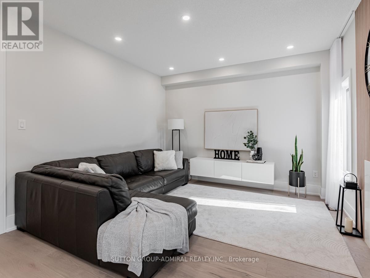 












109 BARLI CRESCENT

,
Vaughan (Patterson),




Ontario
L6A4S2

