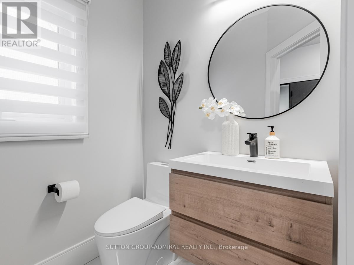 












109 BARLI CRESCENT

,
Vaughan (Patterson),




Ontario
L6A4S2

