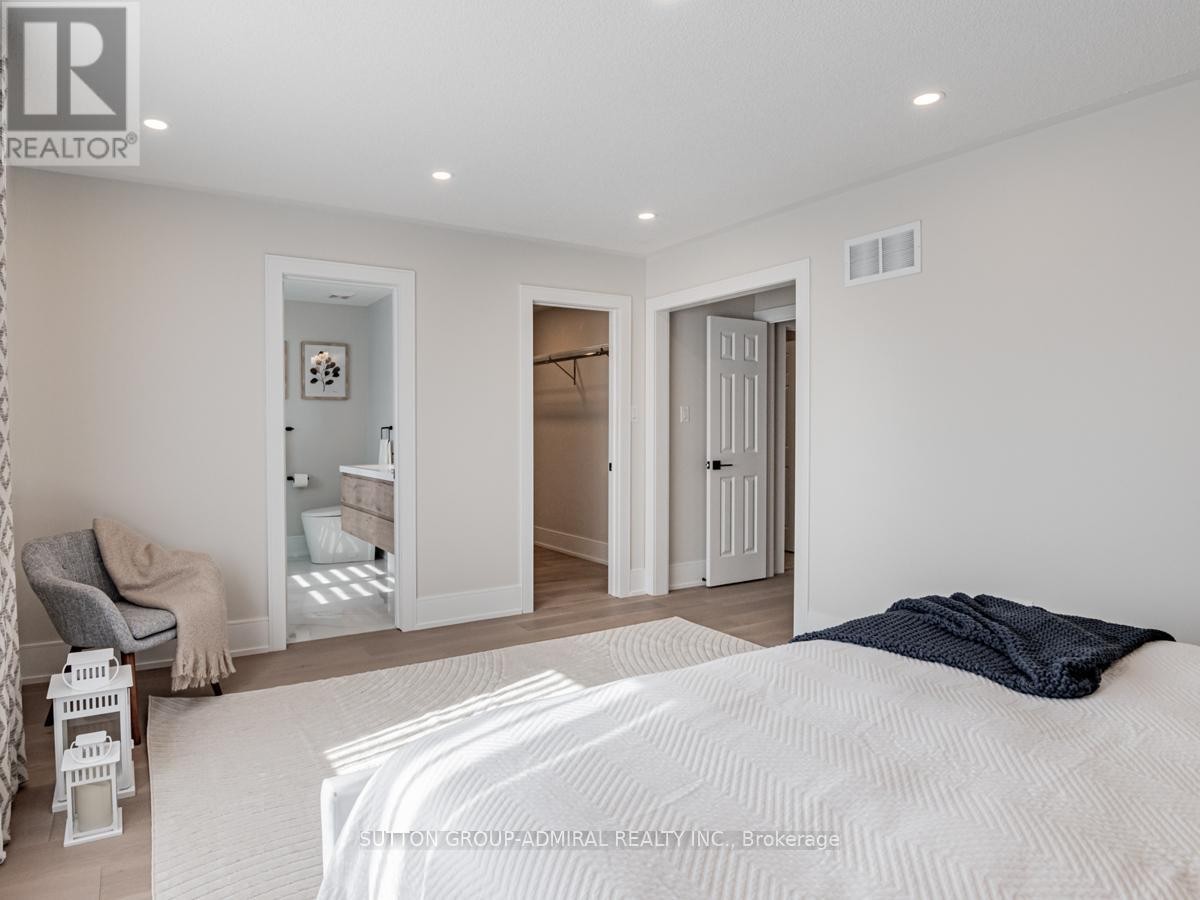 












109 BARLI CRESCENT

,
Vaughan (Patterson),




Ontario
L6A4S2

