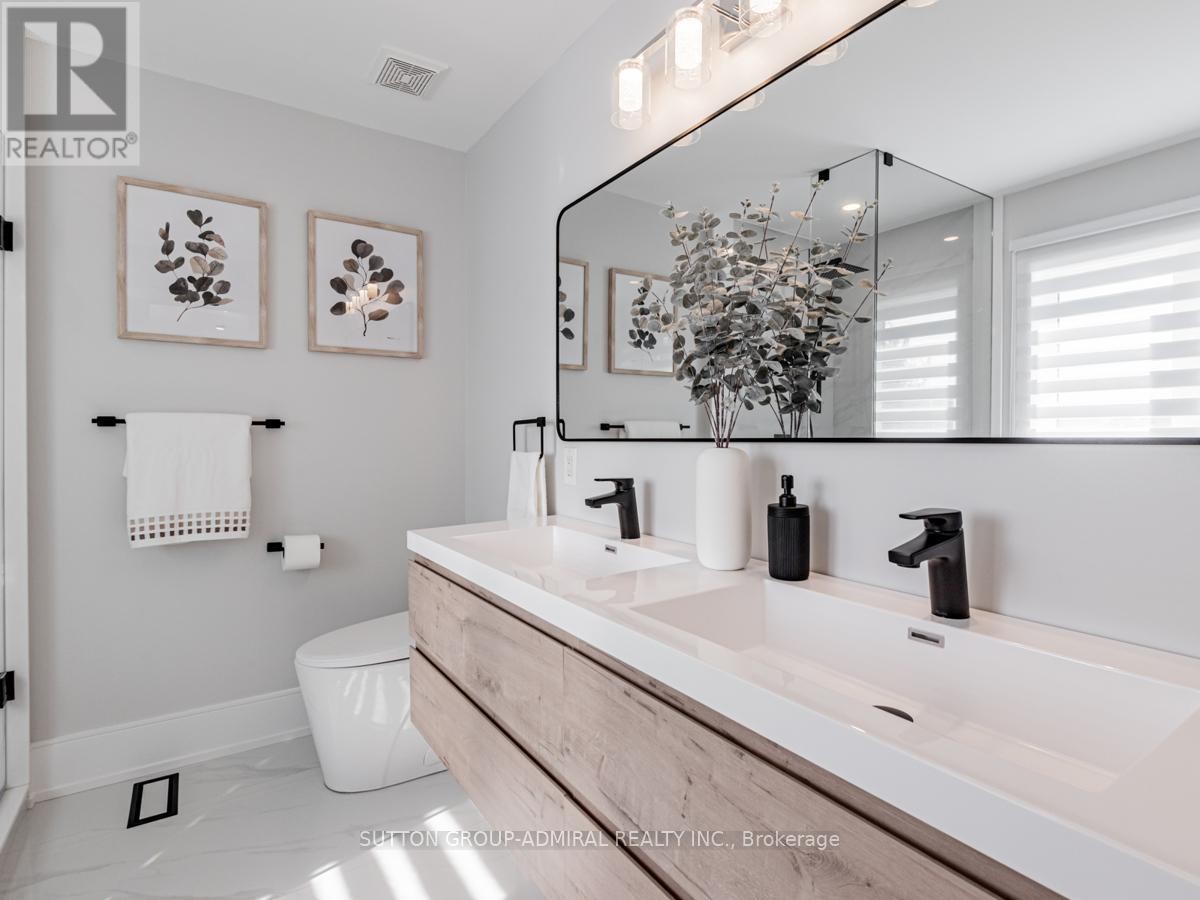












109 BARLI CRESCENT

,
Vaughan (Patterson),




Ontario
L6A4S2

