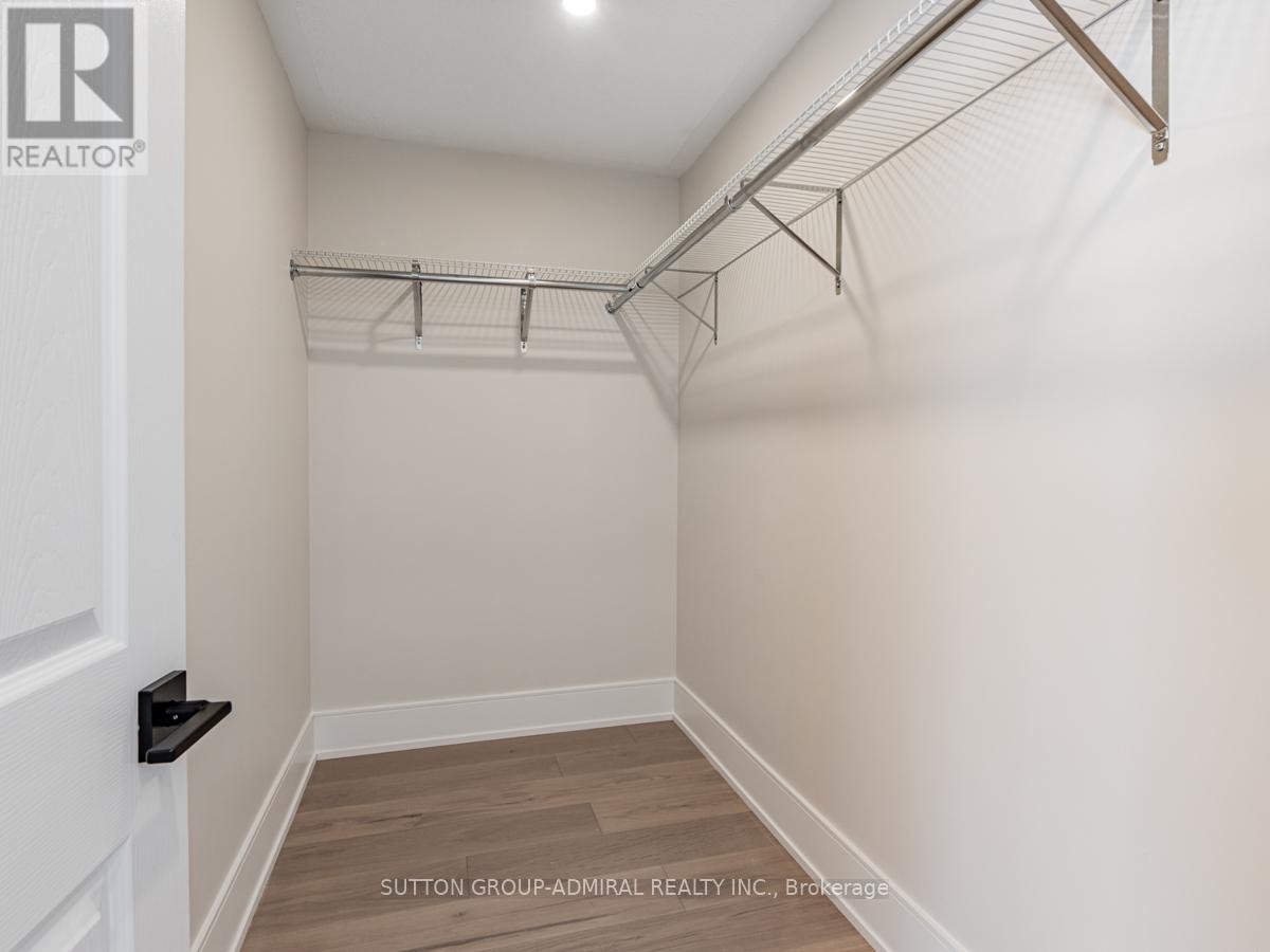 












109 BARLI CRESCENT

,
Vaughan (Patterson),




Ontario
L6A4S2

