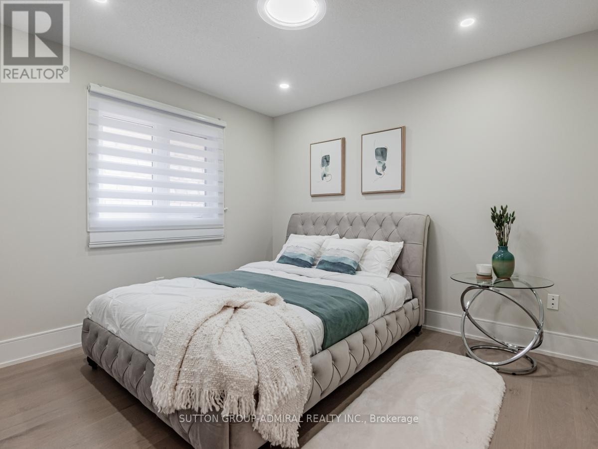 












109 BARLI CRESCENT

,
Vaughan (Patterson),




Ontario
L6A4S2

