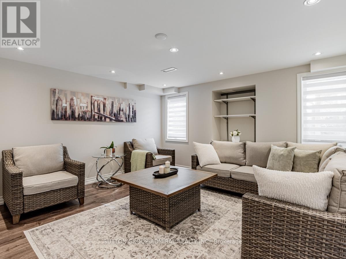 












109 BARLI CRESCENT

,
Vaughan (Patterson),




Ontario
L6A4S2

