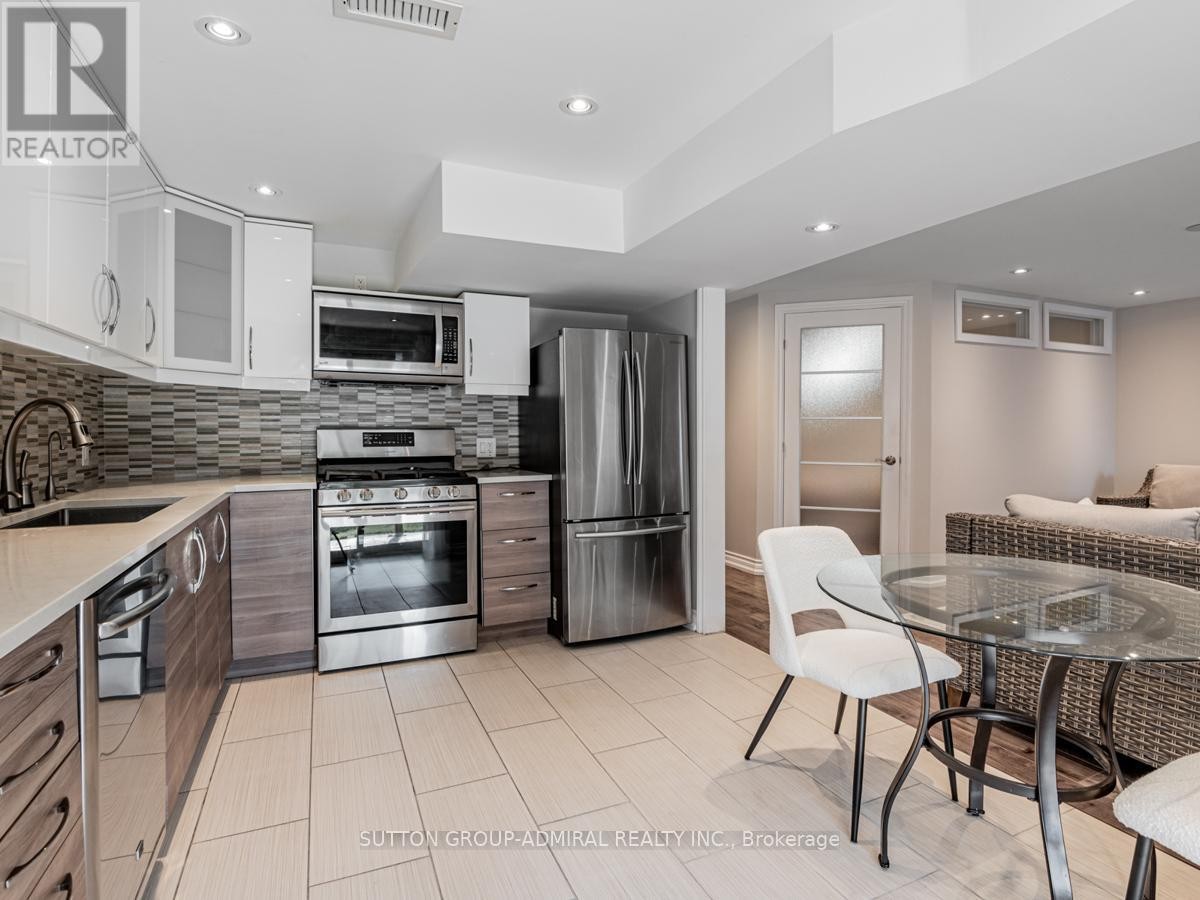 












109 BARLI CRESCENT

,
Vaughan (Patterson),




Ontario
L6A4S2

