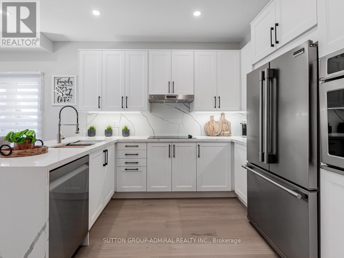 












109 BARLI CRESCENT

,
Vaughan (Patterson),




Ontario
L6A4S2

