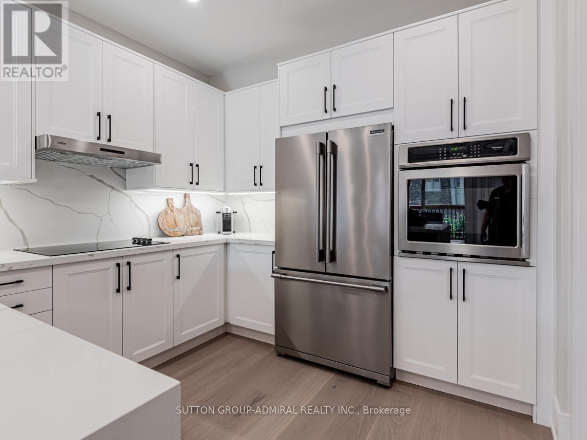 












109 BARLI CRESCENT

,
Vaughan (Patterson),




Ontario
L6A4S2

