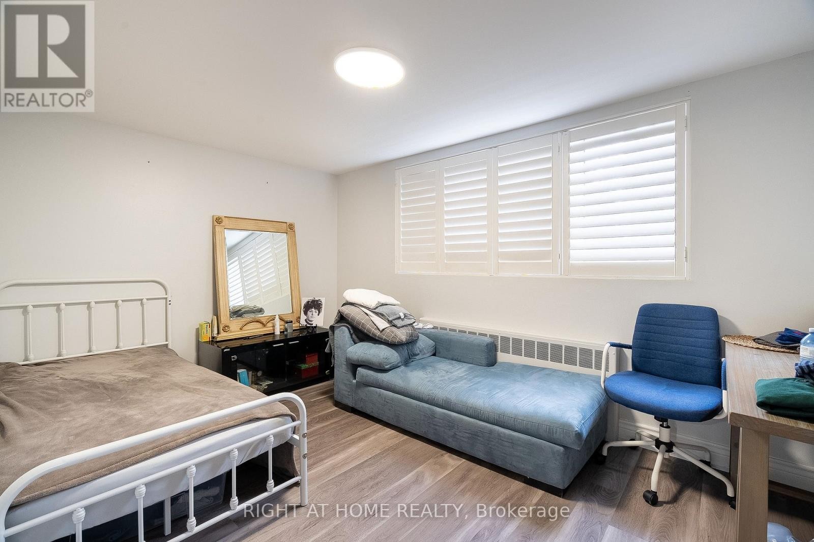 












285 RICHMOND STREET S

,
Richmond Hill (Mill Pond),




Ontario
L4C3Z2

