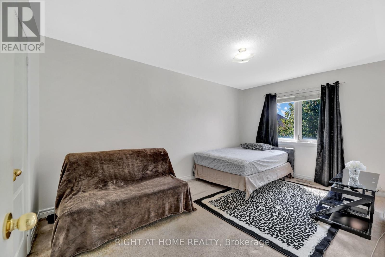 












62 MARTINI DRIVE

,
Richmond Hill (Rouge Woods),




Ontario
L4S2T7

