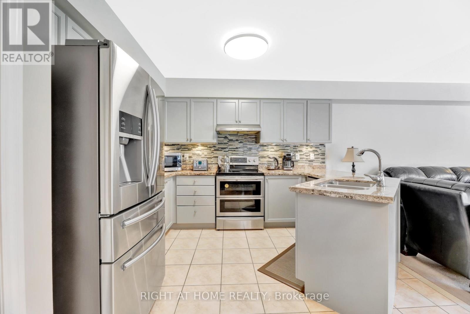 












62 MARTINI DRIVE

,
Richmond Hill (Rouge Woods),




Ontario
L4S2T7

