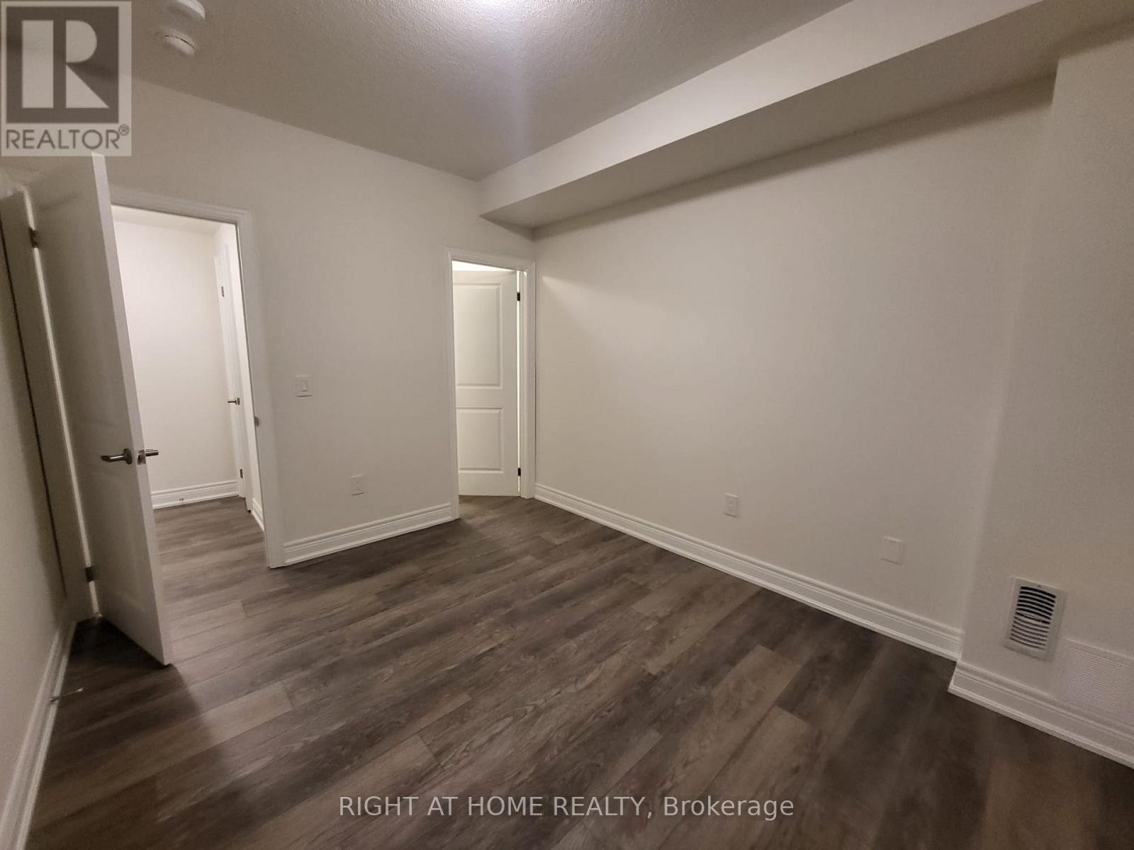 












BSMT - 98 WRAGGS ROAD

,
Bradford West Gwillimbury (Bond Head),




Ontario
L3Z4N1

